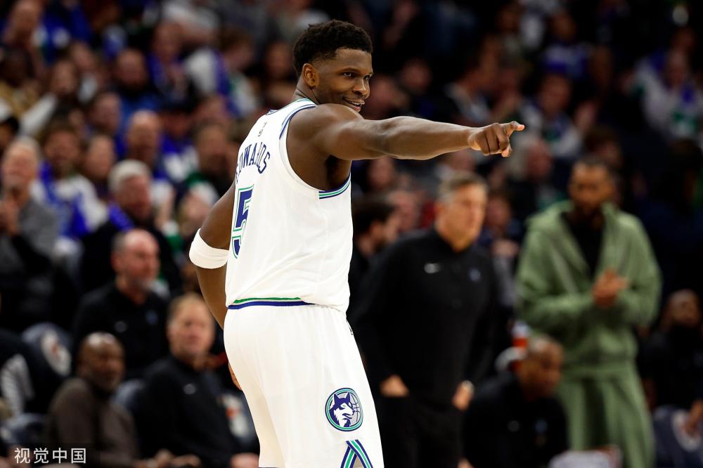 两届NBA冠军波什：詹姆斯和东契奇在湖人可共存.